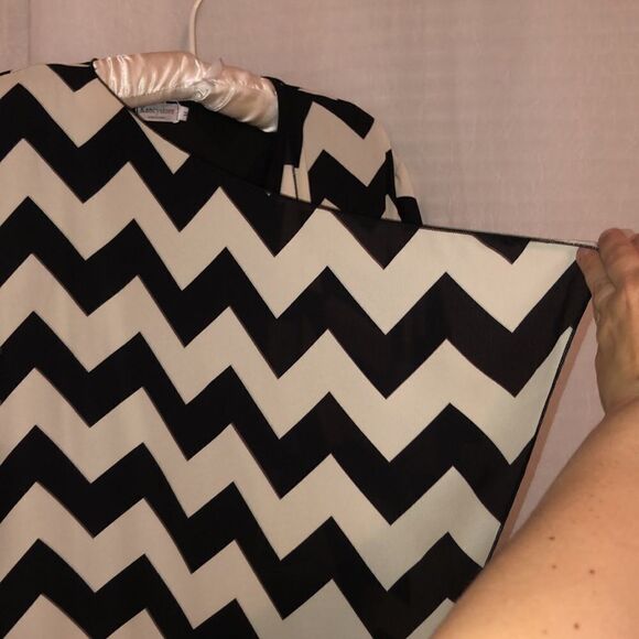 LuLaRoe S Rare Monroe Ivory Black Chevron Open Waterfall  Cardigan Duster Kimono - Picture 7 of 11